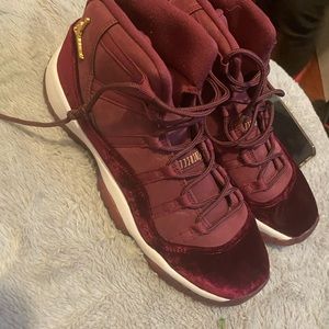 Jordan 11 velvet size 7y